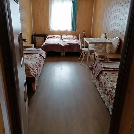 Lesny Dworek - Pokoje Nad Jeziorem Koczala Exterior photo